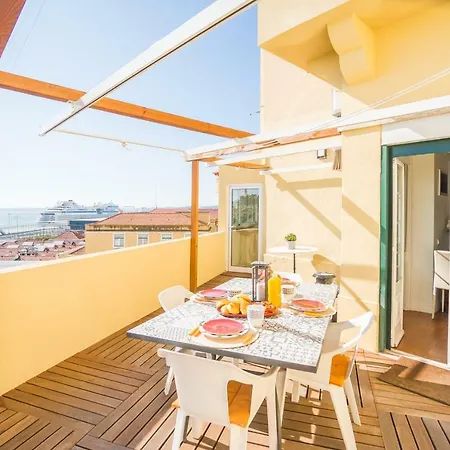 Spectacular Terrace View Of Tagus Apartman Lisboa