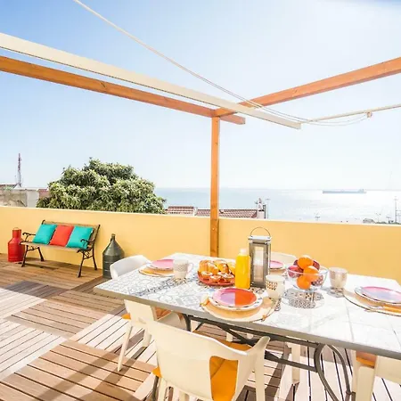 Spectacular Terrace View Of Tagus * Lisboa