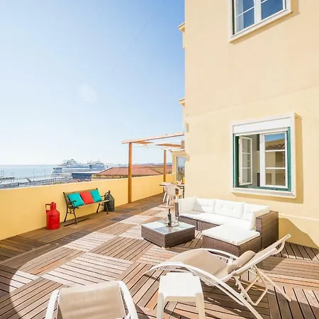 Spectacular Terrace View Of Tagus Appartamento Lisbona