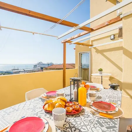 Spectacular Terrace View Of Tagus Апартаменты