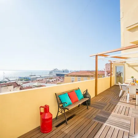 Апартаменты Spectacular Terrace View Of Tagus