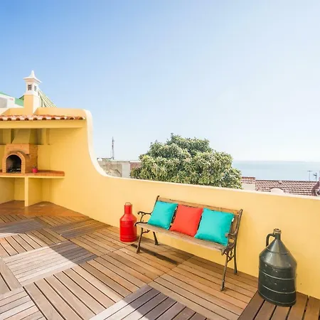 Апартаменты Spectacular Terrace View Of Tagus